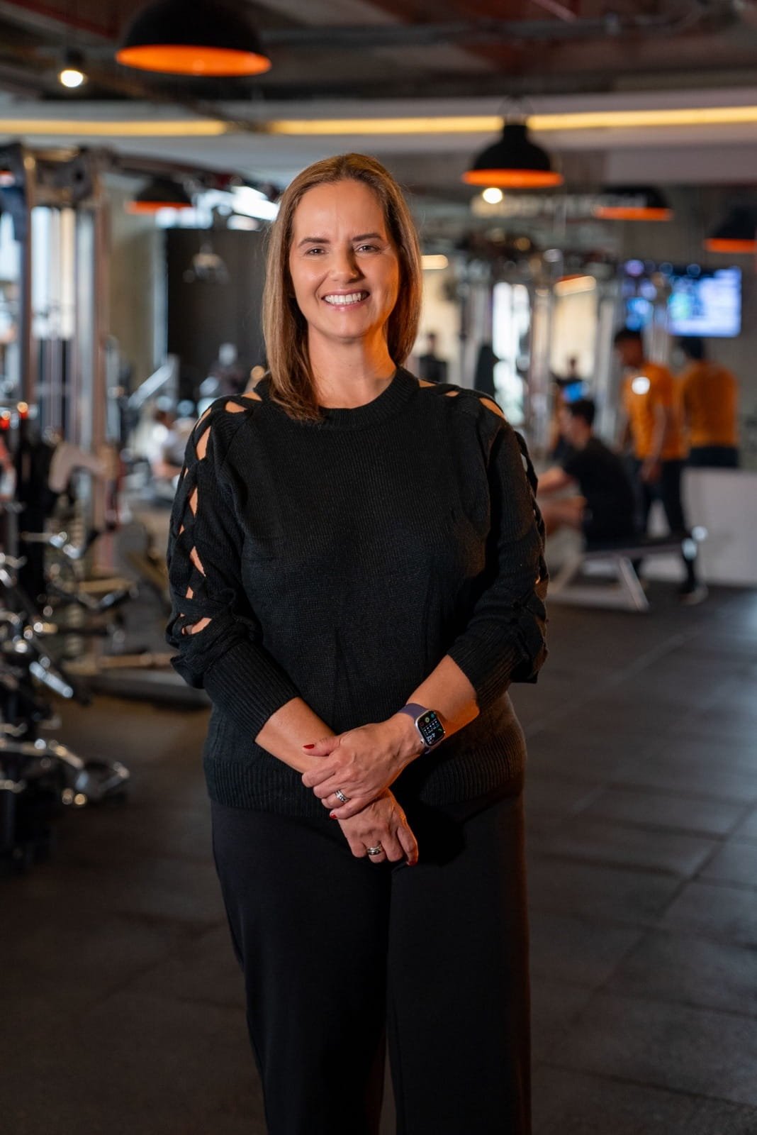 Equipo de trabajo celebrando el éxito empresarial