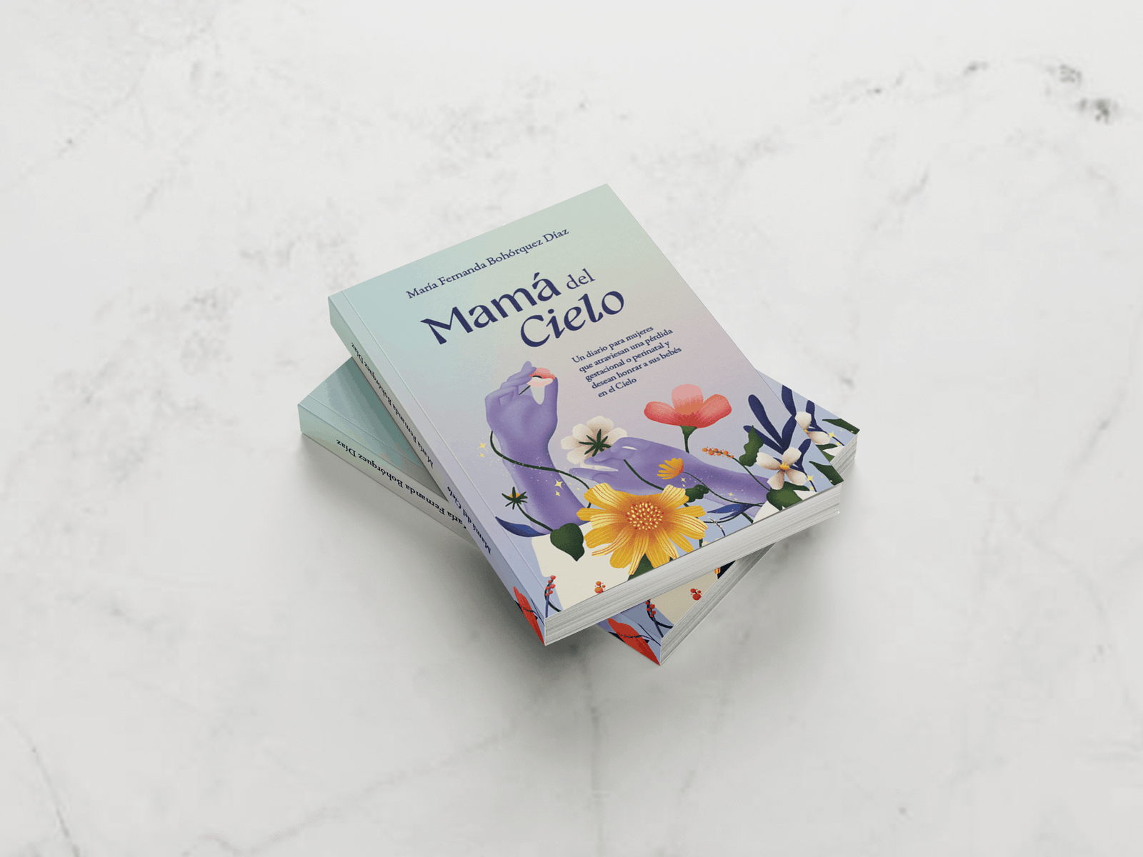 Mujer escribiendo sus pensamientos en un diario íntimo