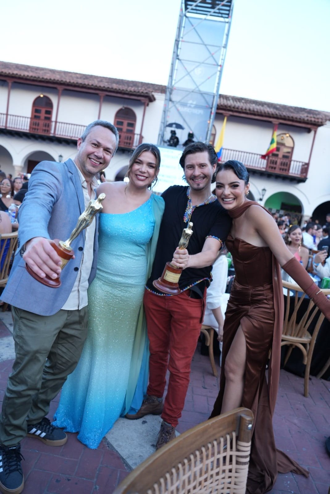 Retrato de una joven actriz sonriente