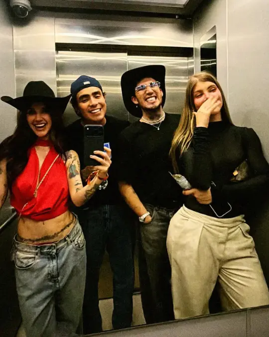 Manuela Ortiz junto a Felipe Saruma, Valentino Lázaro y Sofía Jaramillo