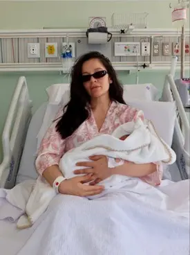 Lina Tejeiro junto a su hijo Gael