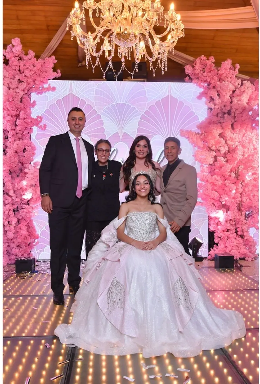 María Gabriela en la celebración de sus quince años