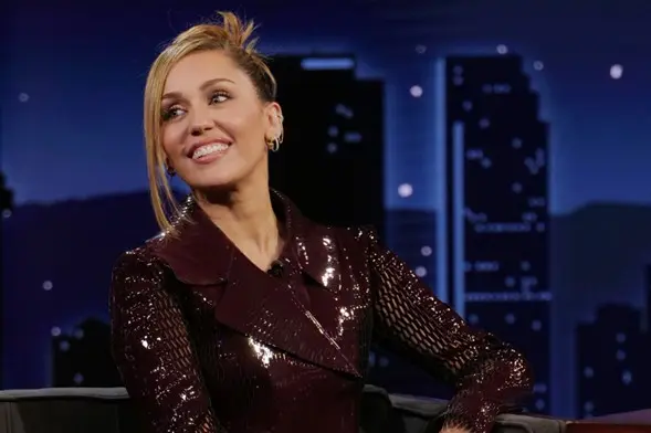 Miley Cyrus y su sonrisa gingival